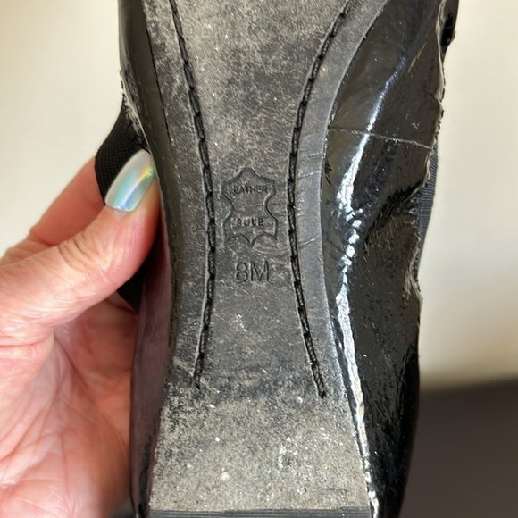 TORY BURCH Patent Caroline Ballet Flats Black Leather Gold Logo Sz 8 - Picture 9 of 9